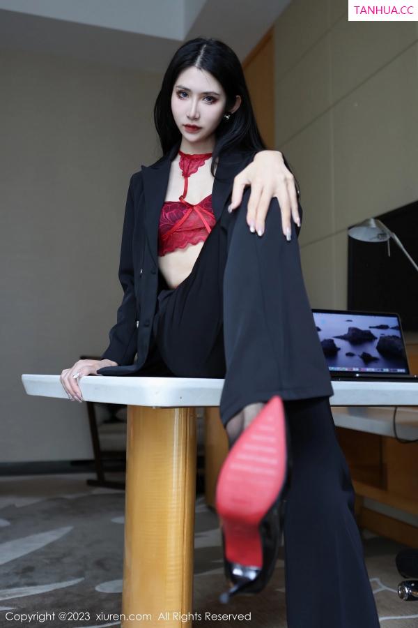 林依娜  [XiuRen]高清写真图 2023.03.13 No.6402 依娜Yina 美腿新人第36张图片